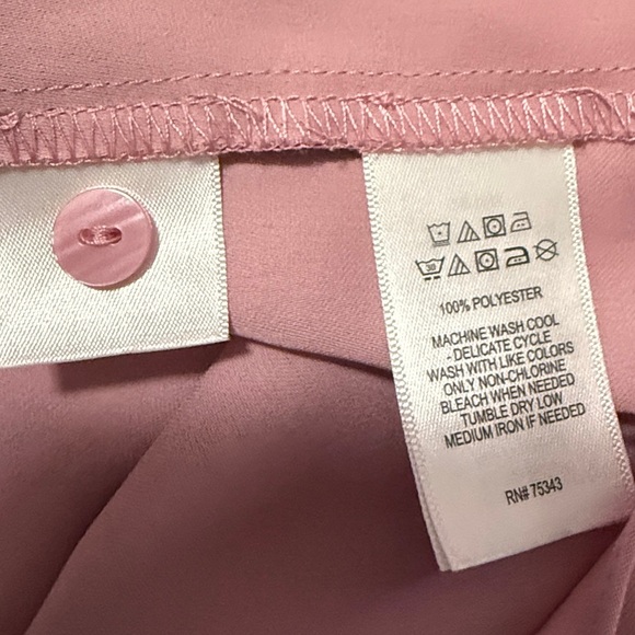 Jones New York Women's Blouse in Soft Pink - Picture 4 of 4